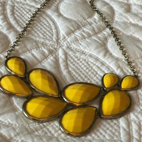 🌼Statement Necklace🌼 - Picture 2 of 4